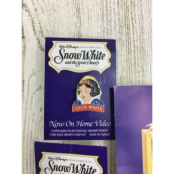 Disney Snow White and Seven Dwarfs Pins Home Video with Cards Complete Vtg 90s - Picture 2 of 16